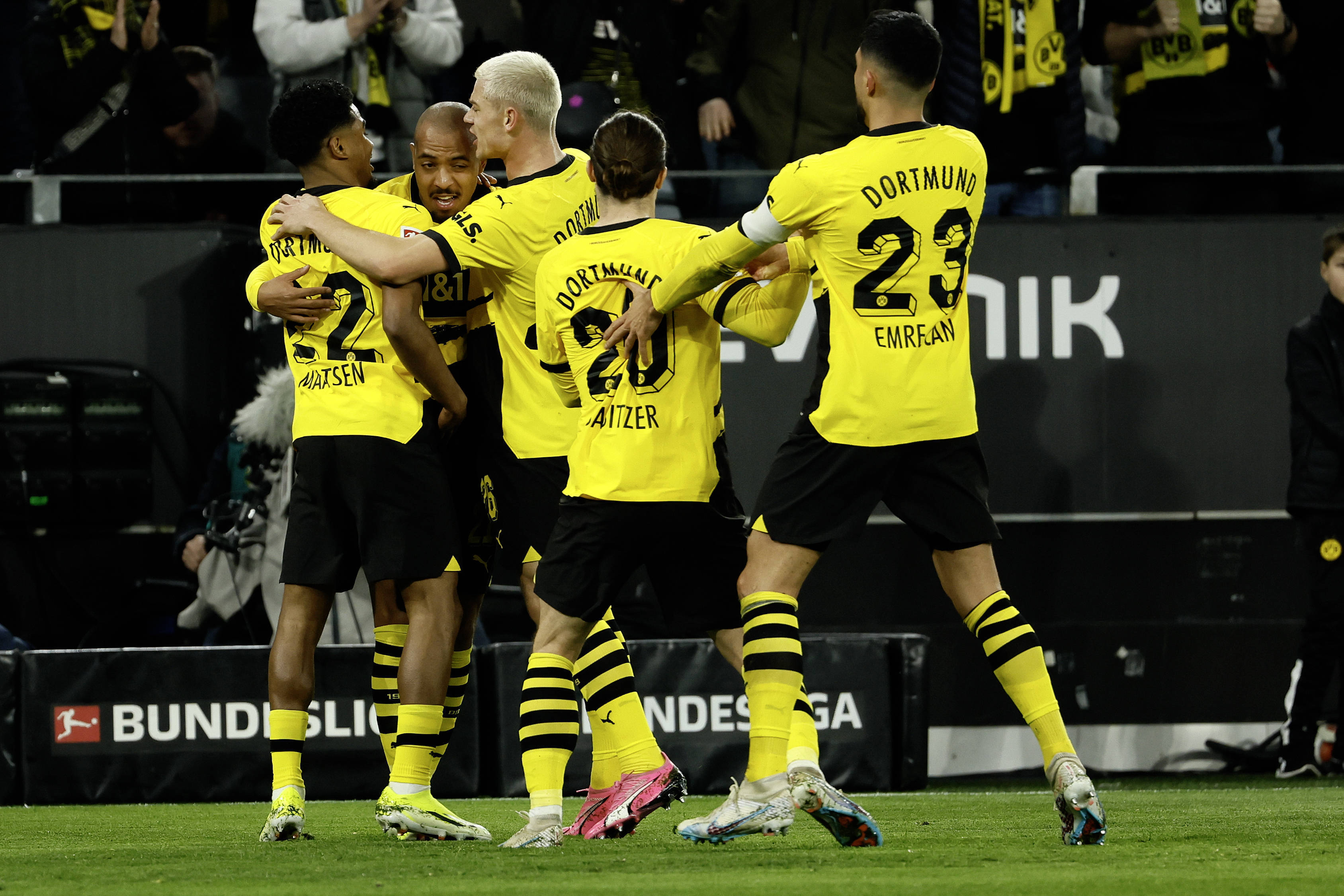 皇马打破进球荒，多特蒙德球迷集体高唱助威的简单介绍